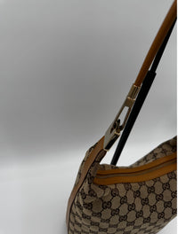 Clasp Hobo