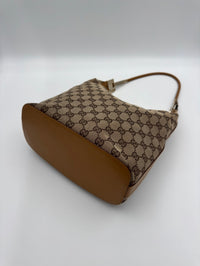 Clasp Hobo