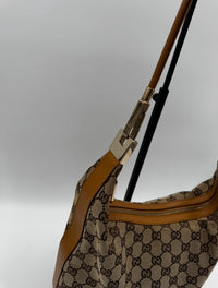 Clasp Hobo